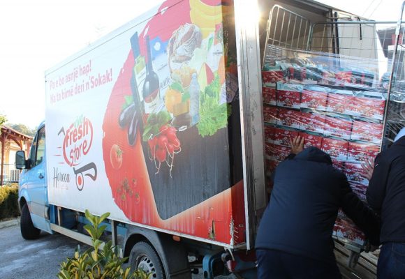 Viva Fresh Store sjell gëzim për fëmijët e SOS Fshatit me 500 dhurata për festat e fundvitit