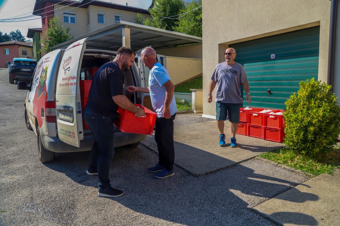 Një 1 Qershor me më shumë dashuri: Faleminderit Viva Fresh dhe të gjithë kontribuesve të fushatës “Dhuro një pako”