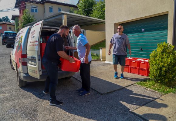 Një 1 Qershor me më shumë dashuri: Faleminderit Viva Fresh dhe të gjithë kontribuesve të fushatës “Dhuro një pako”